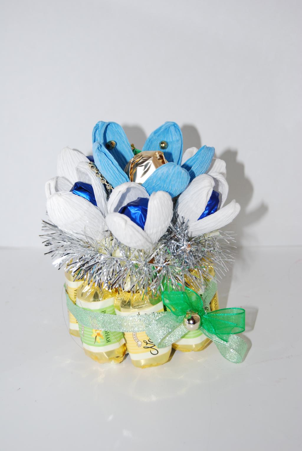 Букеты, конфеты...