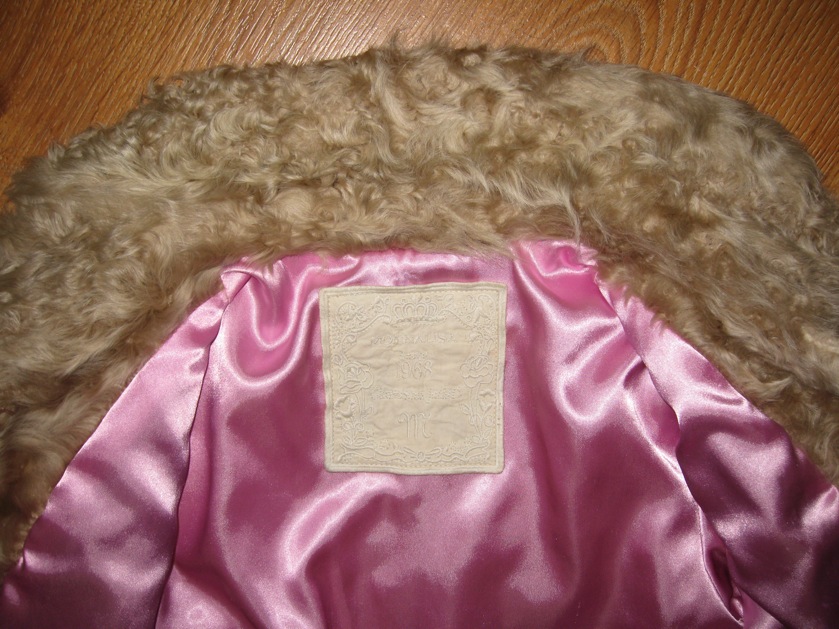 ДЕВИЧЬЕ-ПАЛЬТО,ПЛАЩ,КУРТКИ,ДУТЫЙ ЖИЛЕТ 