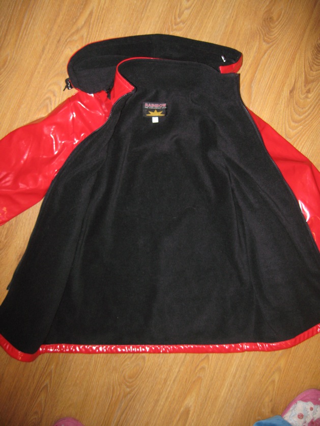 ДЕВИЧЬЕ-ПАЛЬТО,ПЛАЩ,КУРТКИ,ДУТЫЙ ЖИЛЕТ 