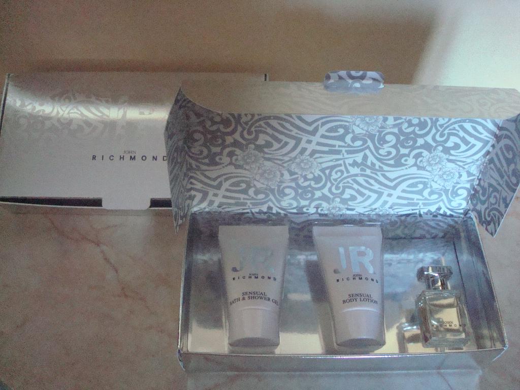 John Richmond Women . Наборы косметики... элитка