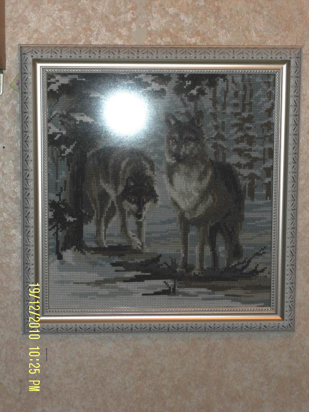 офорленные волки. моя вышивка