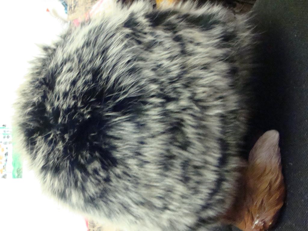 шапка мех натур. длинный новая. шапки-варежки,платки,палантины