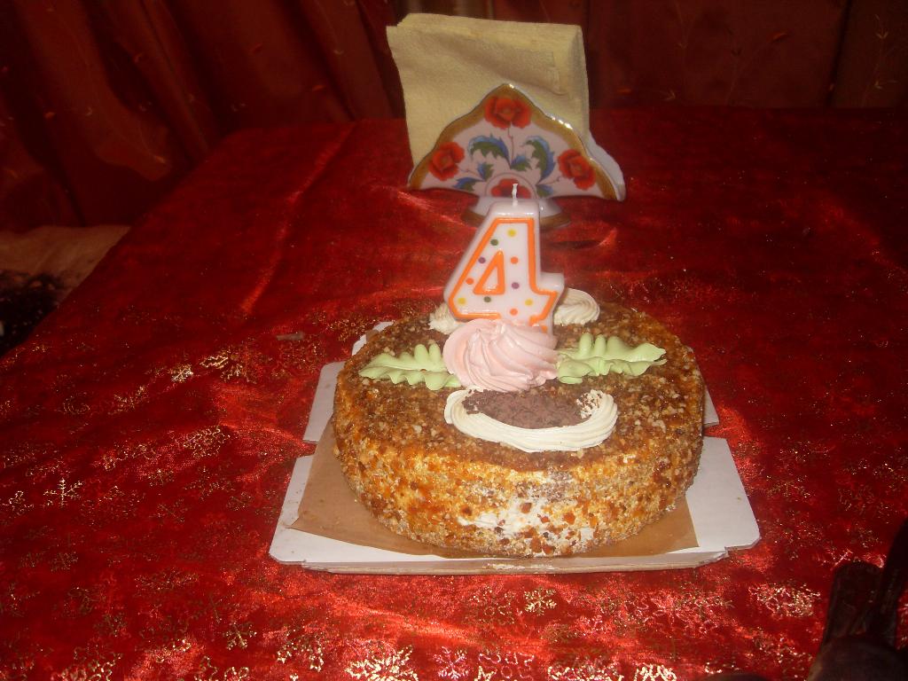 отмечаем Димину четверочку. 