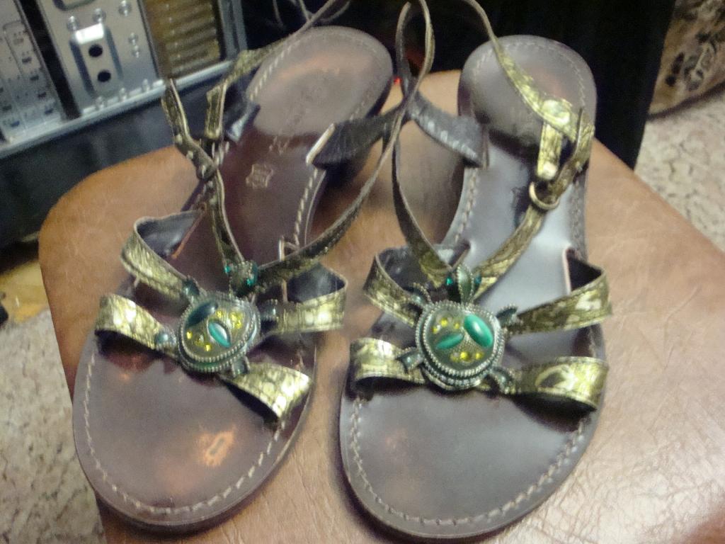 босоножки р.38 полный в отл. сост..  взрослая обувь  новая и б/у