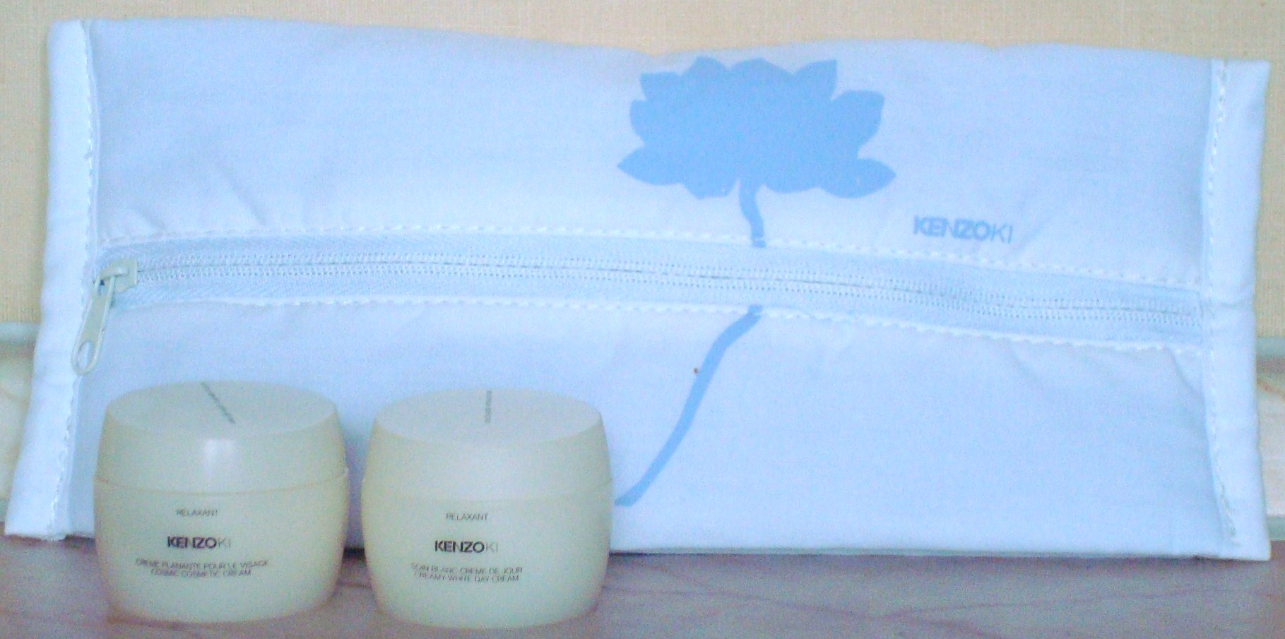 набор КЕНЗО  БЕЛЫЙ ЛОТОС . Наборы косметики... элитка