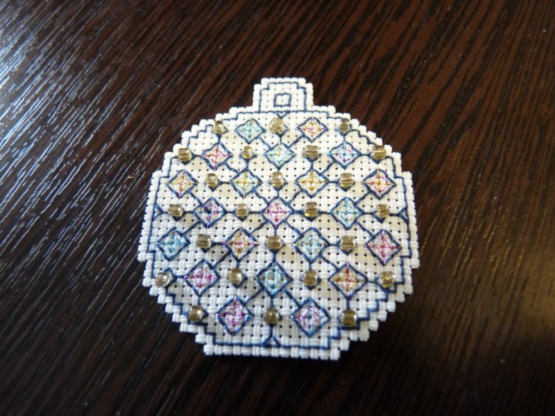 шарик на елку. BlackWork