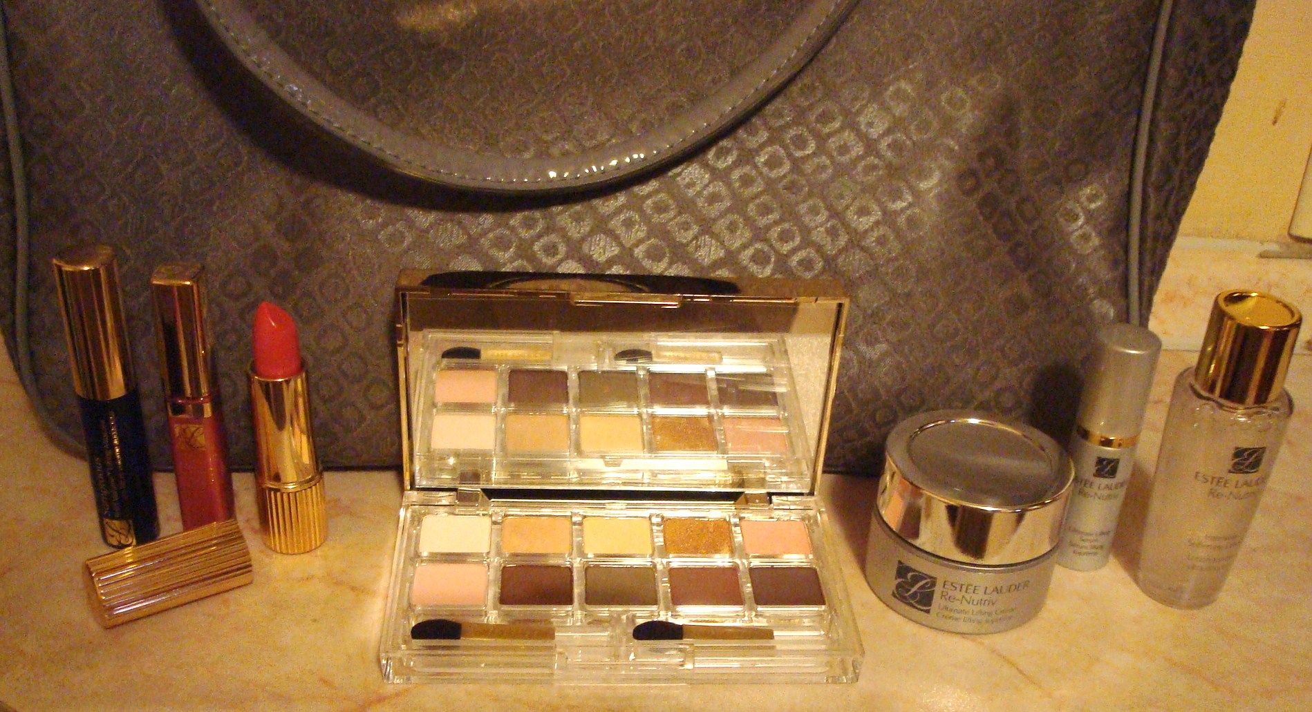 набор EL в серой сумке. Наборы косметики... элитка