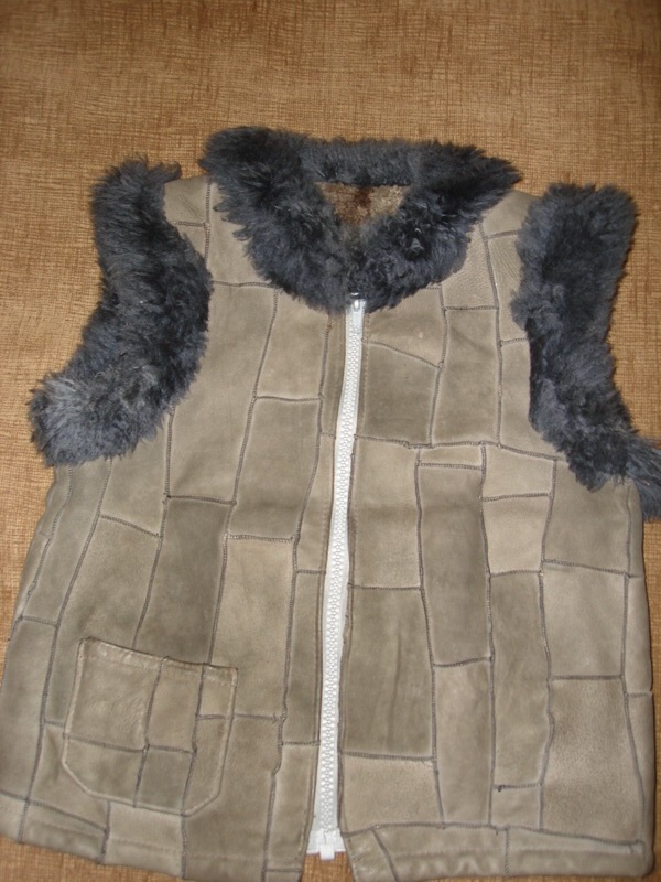 жилет. 2-4года