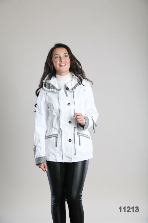 11213 Ветровка 44/46  58/60-1950 рублей. Марнели