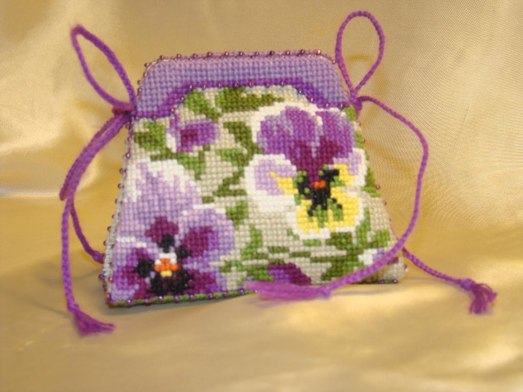 Сумочка-игольница (от Риолис) (сторона 1). Мелочевка (бискорню, игольницы и.т.д.)