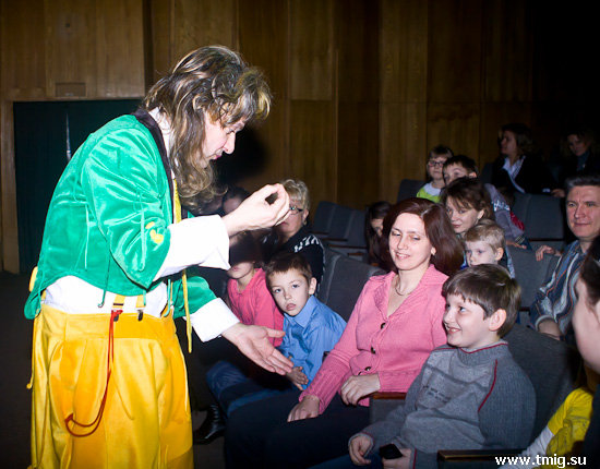 Это мы и Кирюшка. А это выступление клоуна Кирюшки 17.04.11