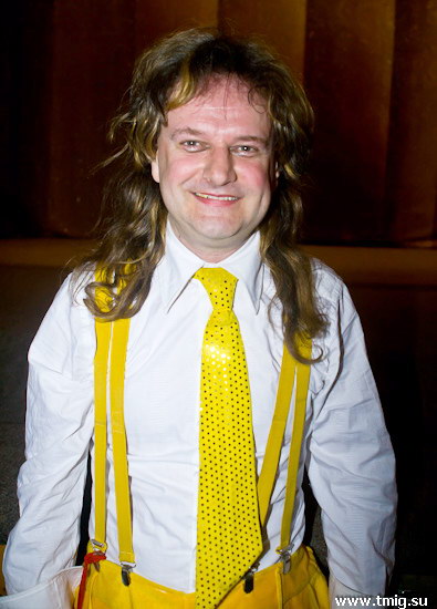 Сам собственной персоной. А это выступление клоуна Кирюшки 17.04.11