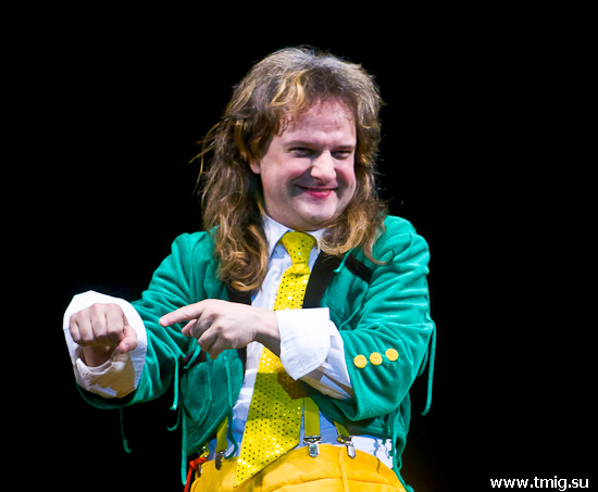 Блоха. А это выступление клоуна Кирюшки 17.04.11