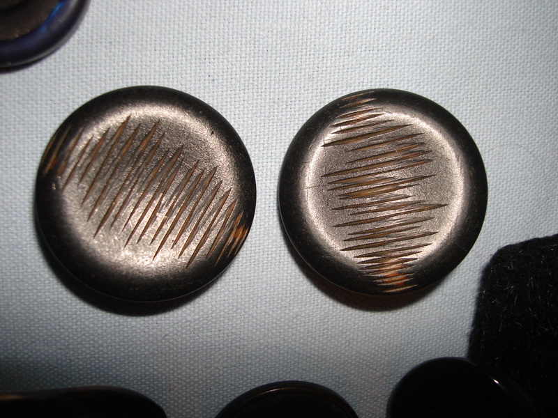 крупнее кучки пуговиц. для рукоделия