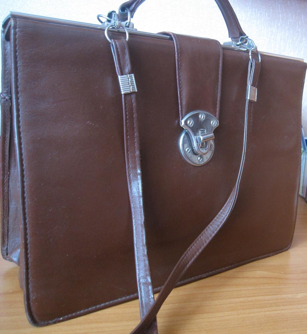 Сумка офисная, кожа . Обувь ,сумки