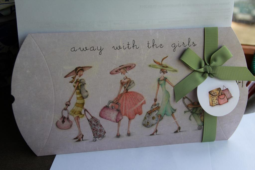 L a dies w h o l o v e s