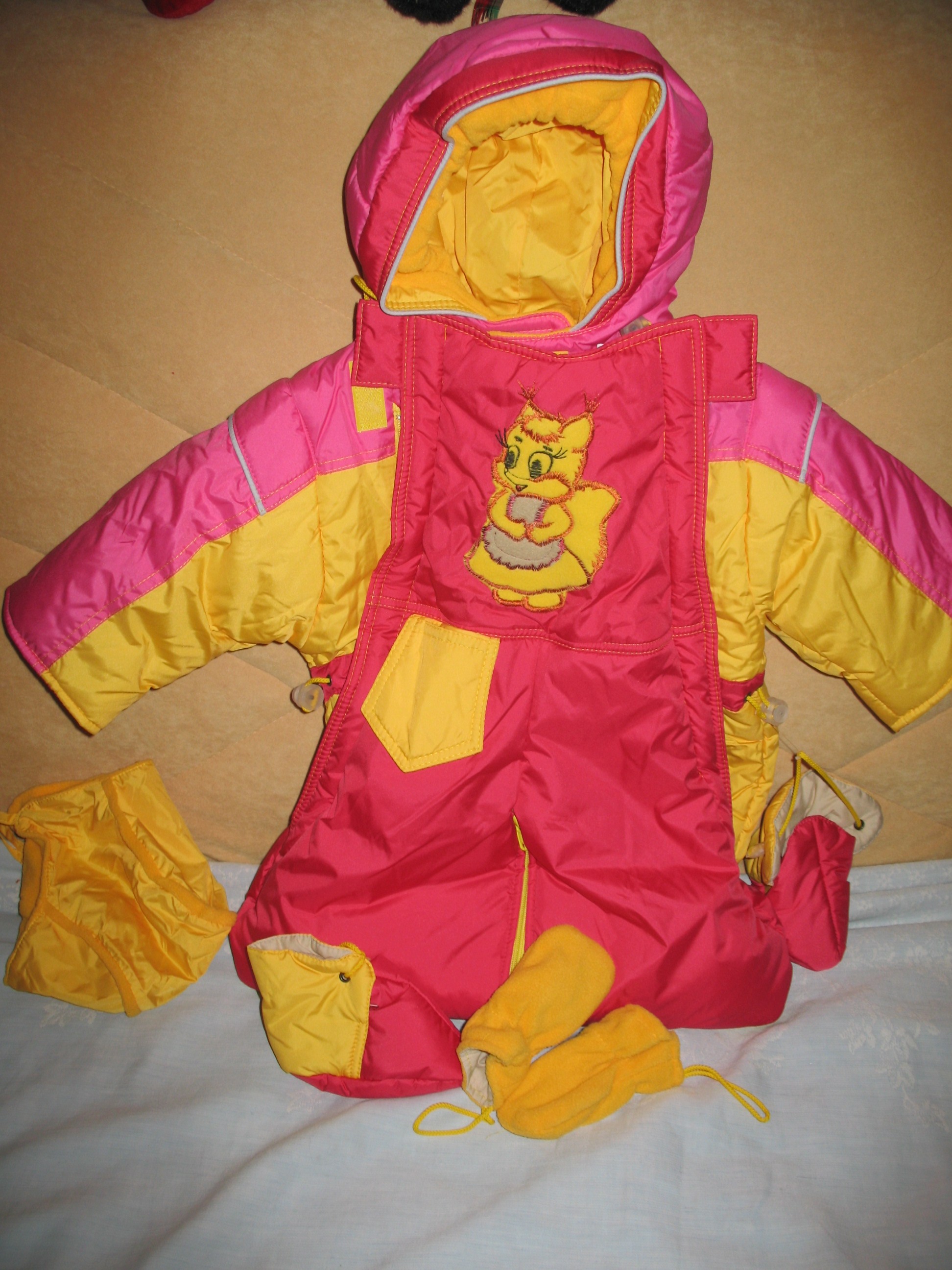 Комбез-трансформер новый до 74 см   . НОВОЕ