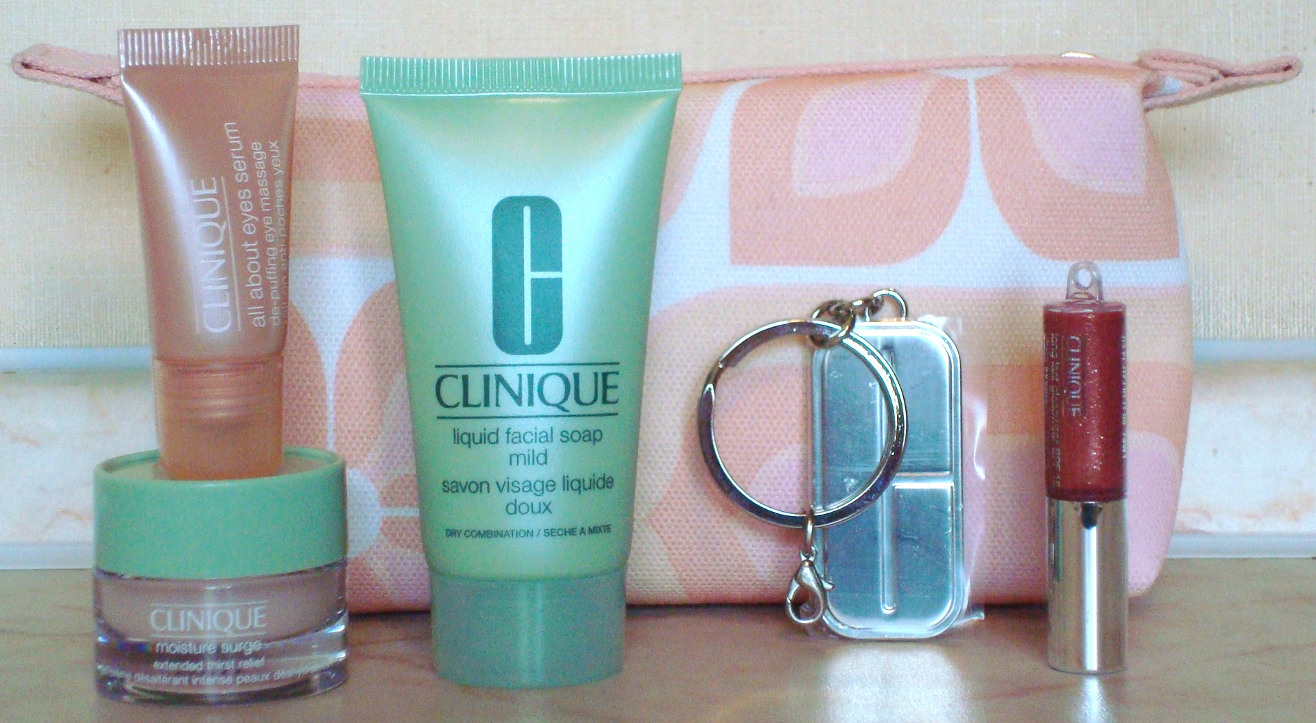 набор КЛИНИК бежевые цветы. Наборы косметики... элитка