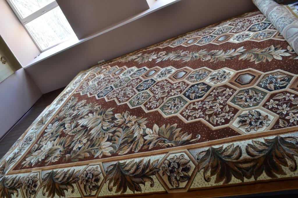 Ковер жаккард. 300х510  10000 руб. п/п. Распродажа
