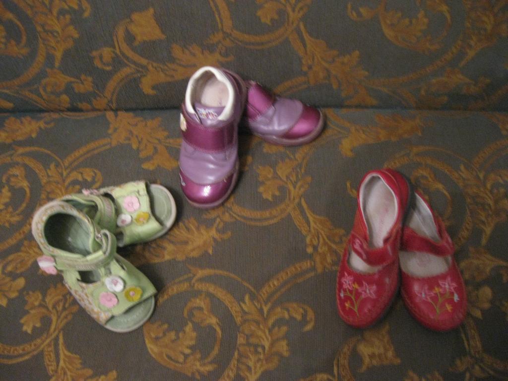 По стельке 16см. Обувь Б/У на продажу детская(ЗИМА,ЛЕТО,сноубутсы)