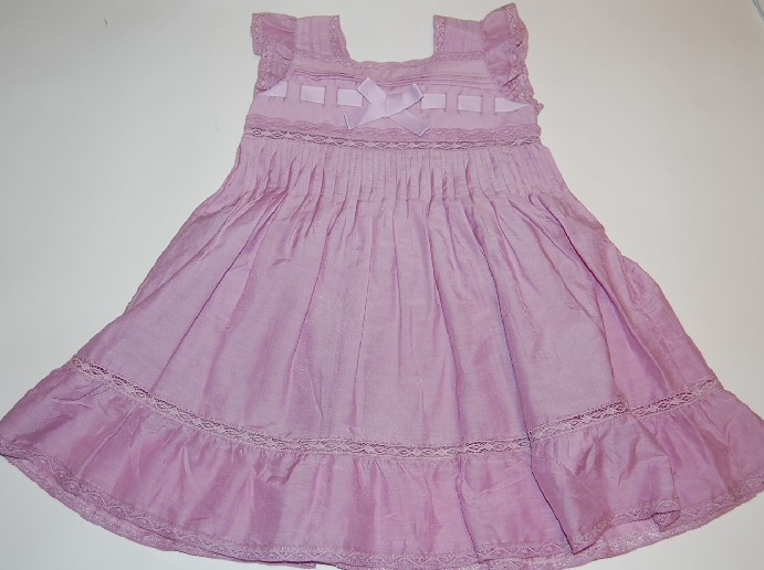 ТОНКОЕ ХЛОПКОВОЕ ПЛАТЬЕ НА ПОДКЛАДКЕ, ЦВЕТ СИРЕНЕВ. 