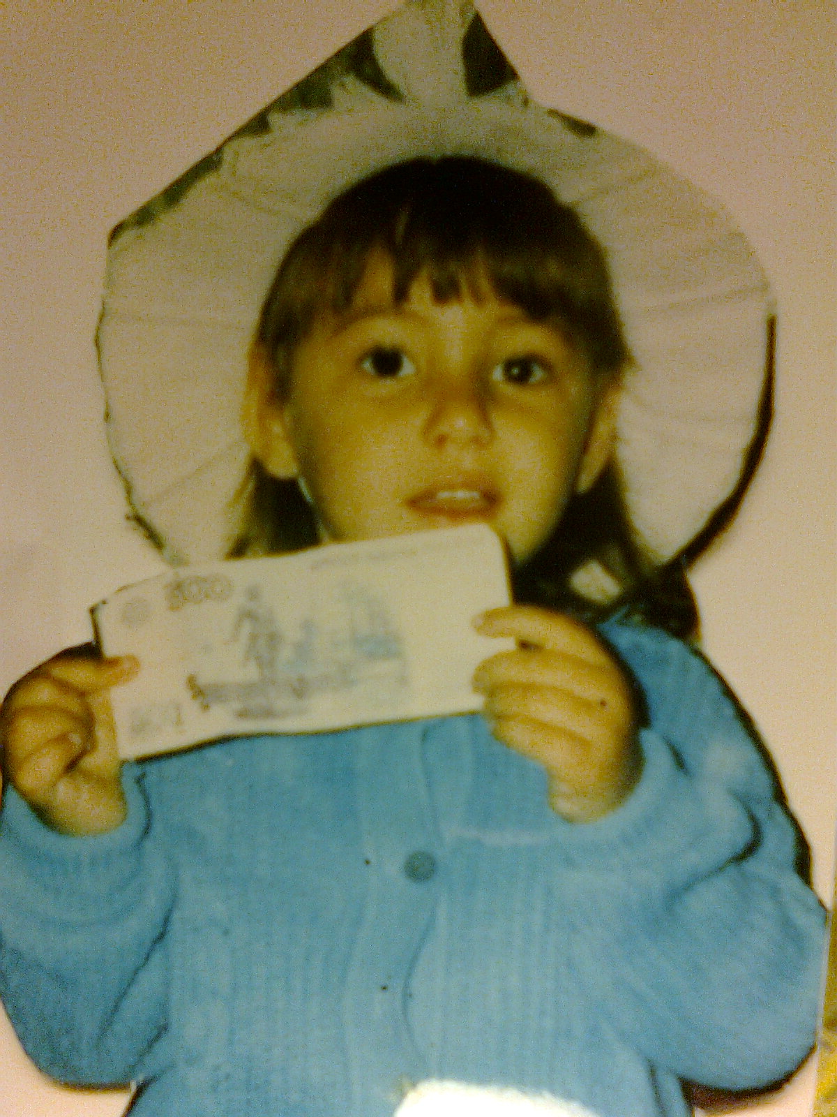 3 года. Вика маленькая