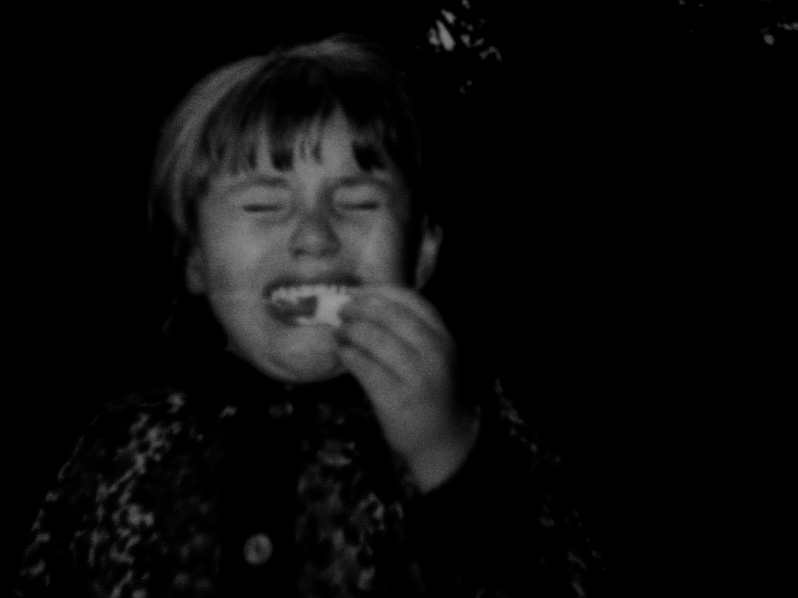 1 год 8 месяцев. Вика маленькая