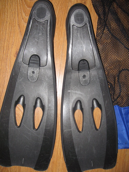 ДЕТЯМ-ИГРУШКИ,КНИГИ