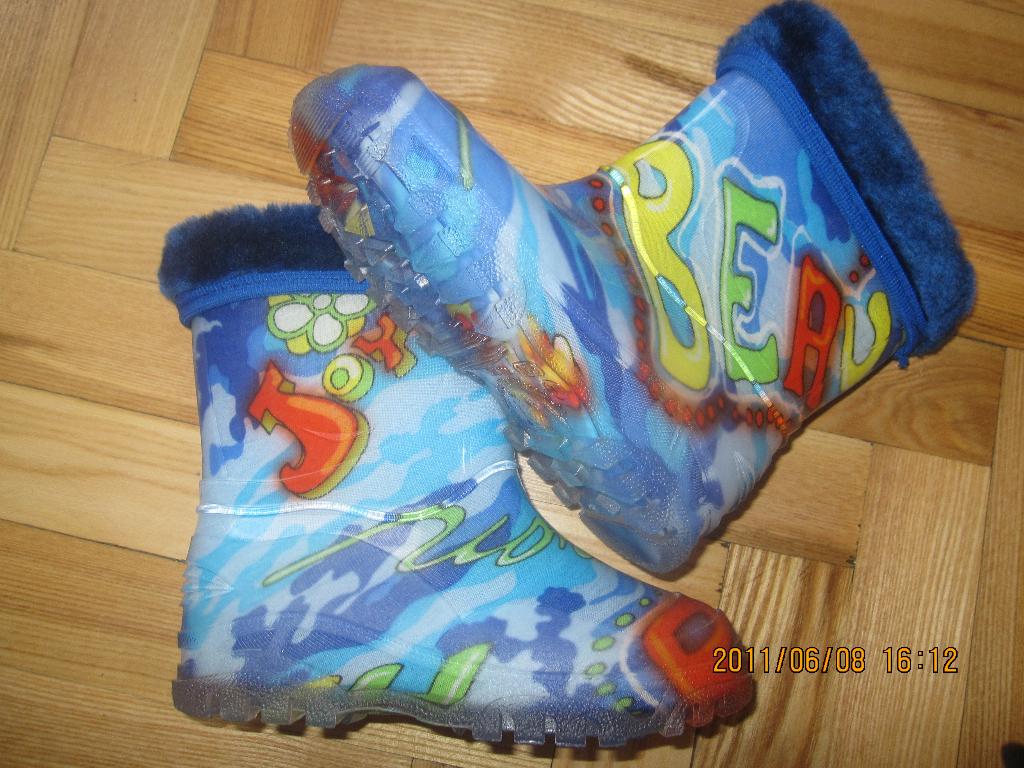 сапожки новые( валенок вынимается) 26 размер. Обувь ,сумки