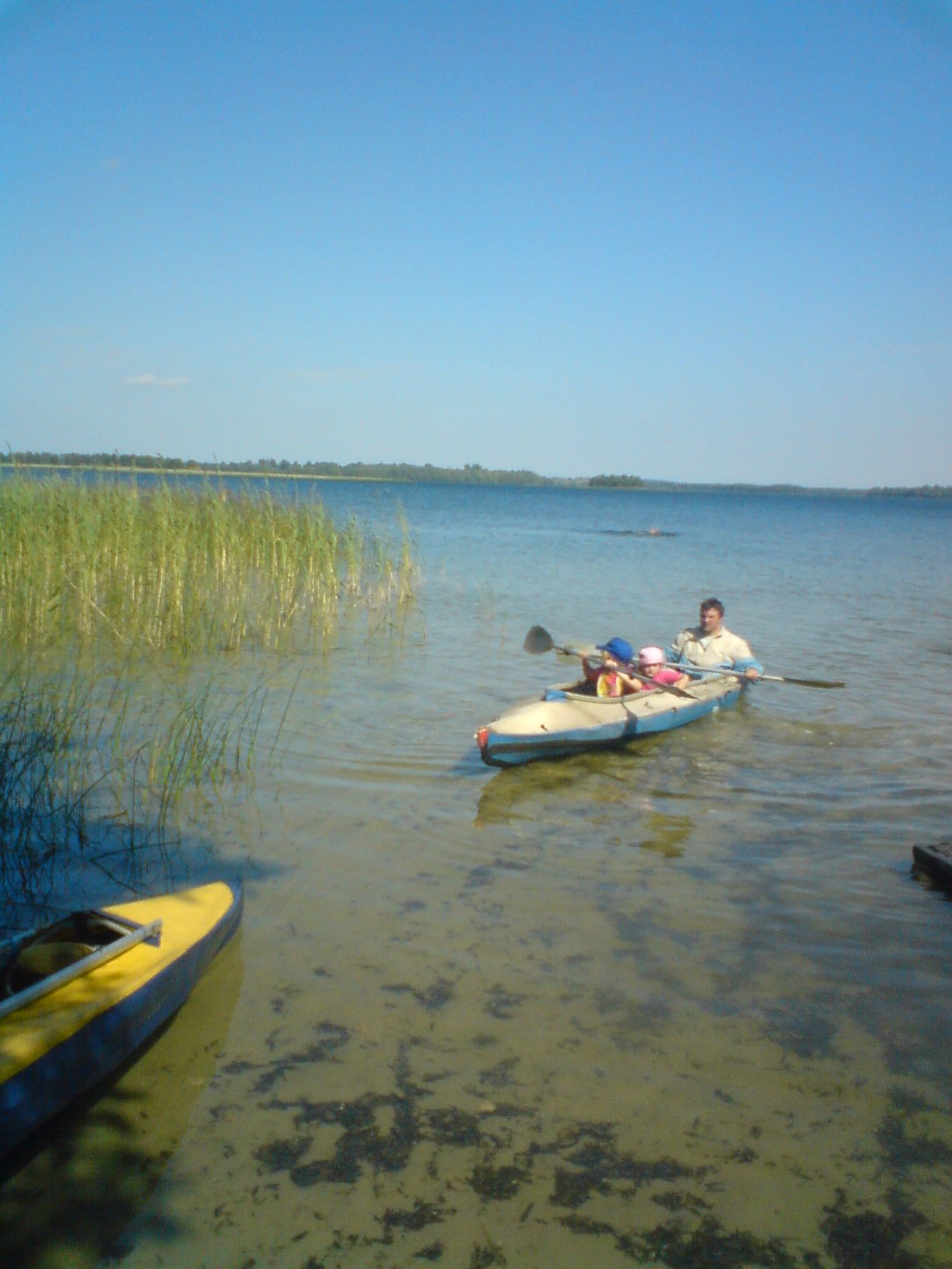 'детский поход' на оз. Мядель. 