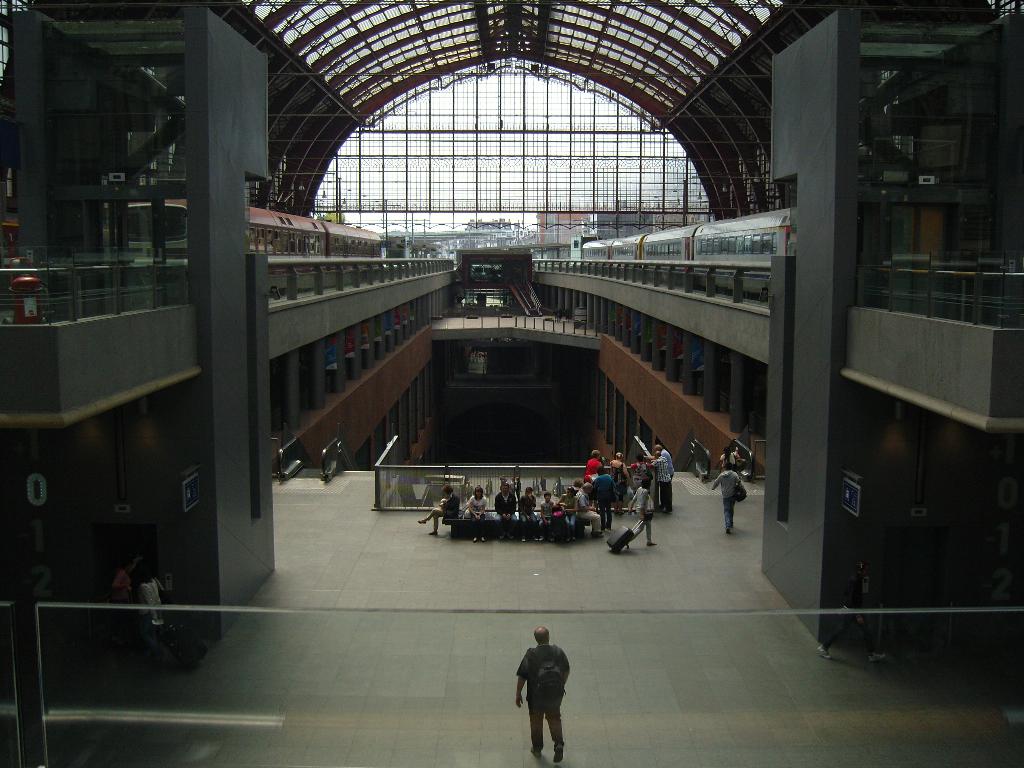 Антверпенский вокзал. 