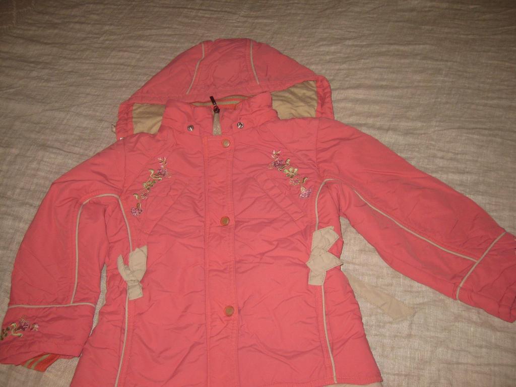 Отдам все за 800 рублей. Курточка демисезон  +штаны