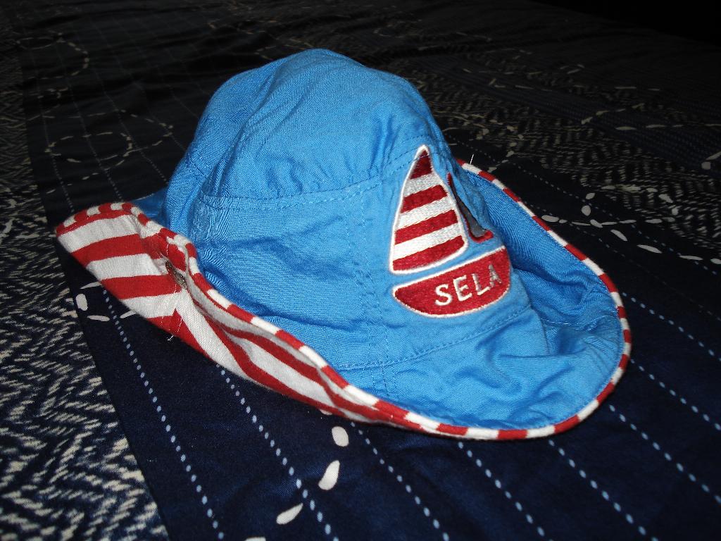 Верхняя одежда детская,шапки,варьки