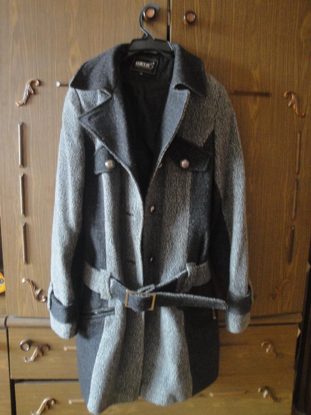 пальто серое