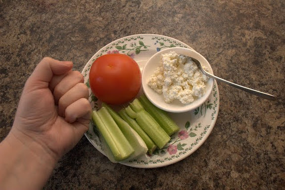 еда №5 полкулака белка + 2 кулака овощей. 