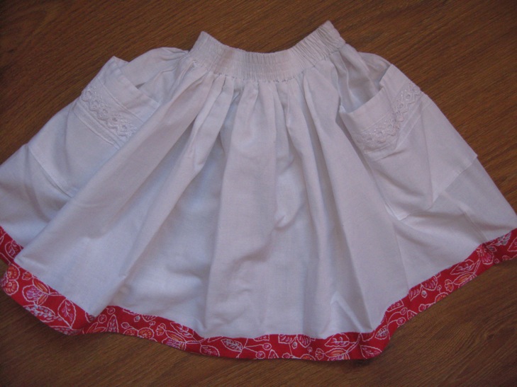 Белая юбочка. ДЕВИЧЬЕ б/у-юбки,платья,сарафаны,комплекты