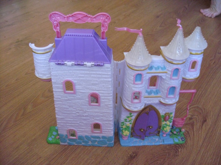 ДЕТЯМ-ИГРУШКИ,КНИГИ