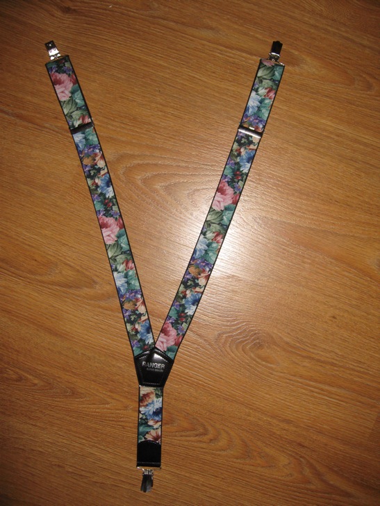 Подтяжки 3-6лет. ДЕВИЧЬЕ б/у-юбки,платья,сарафаны,комплекты