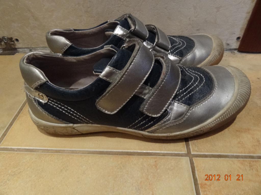 Кроссовки Фламинго 36 р-р. 