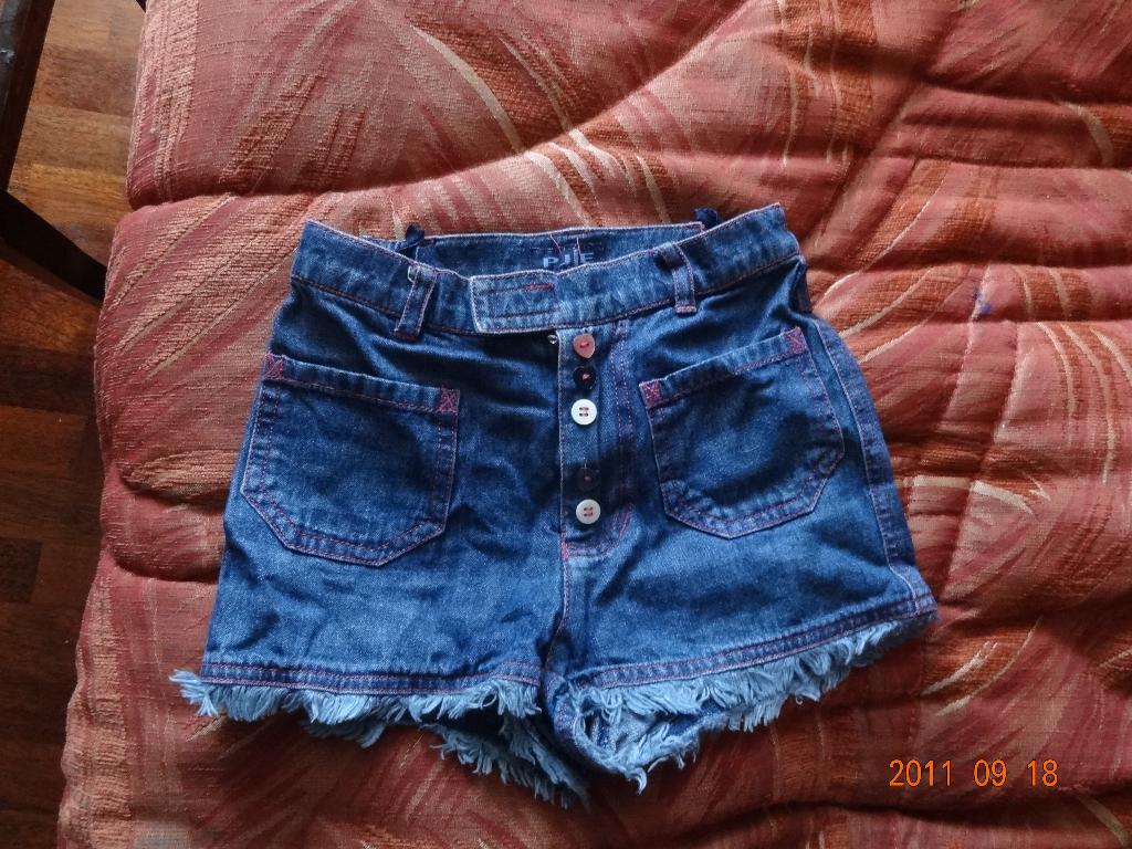 Шорты из тонкой джинсы PJE на 7 лет. 