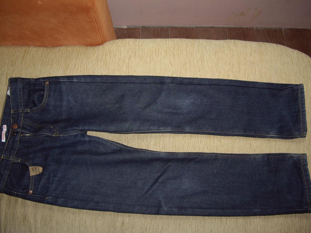 Джинсы на флисе 146-150. Отдам