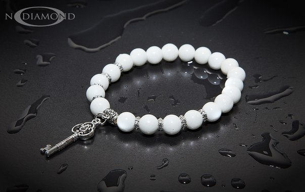 белый агат. браслеты