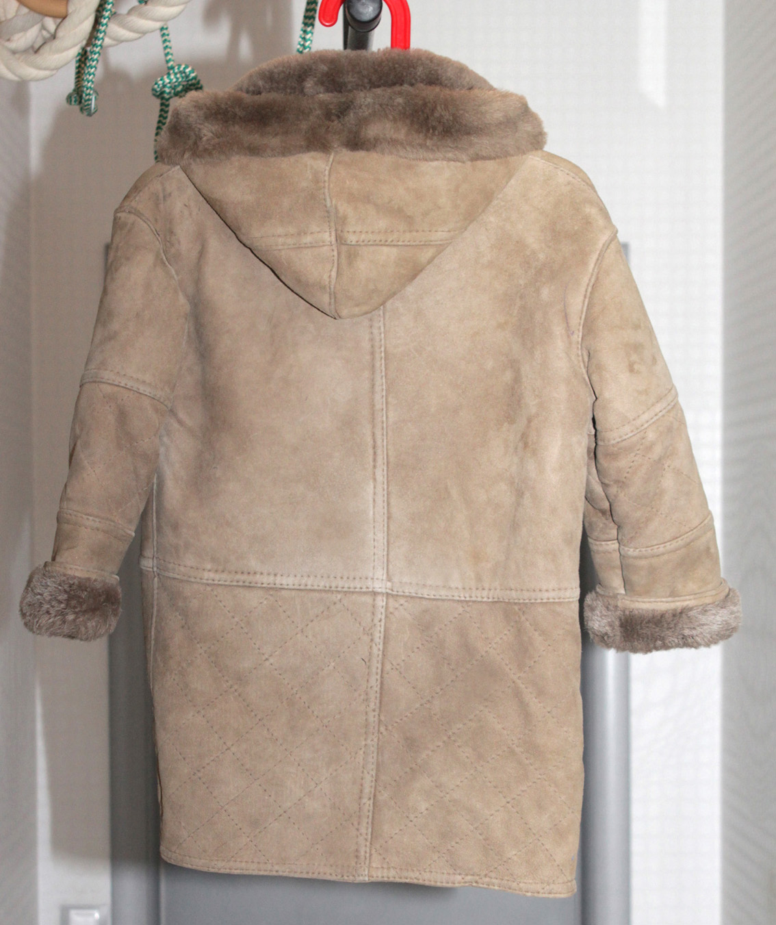 дубленка на мальчика 116+. ПРИСТРОЕНО