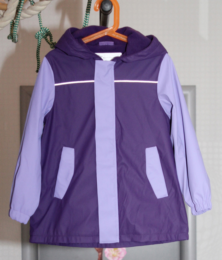 Курточка на рост 128. ПРИСТРОЕНО