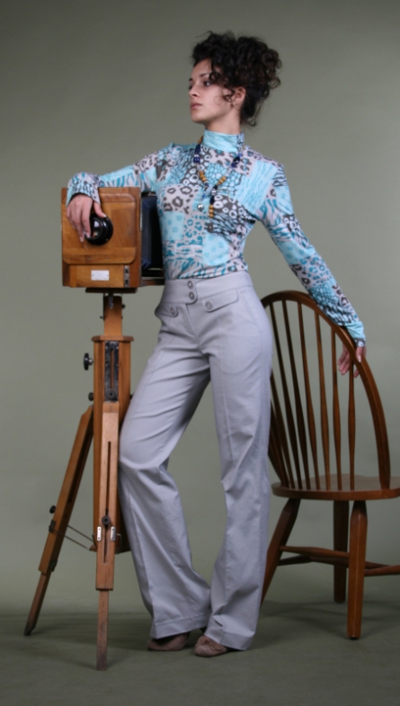 Брючки бежевые на 44-46. Тренд-стиль. . ПРИСТРОЕНО