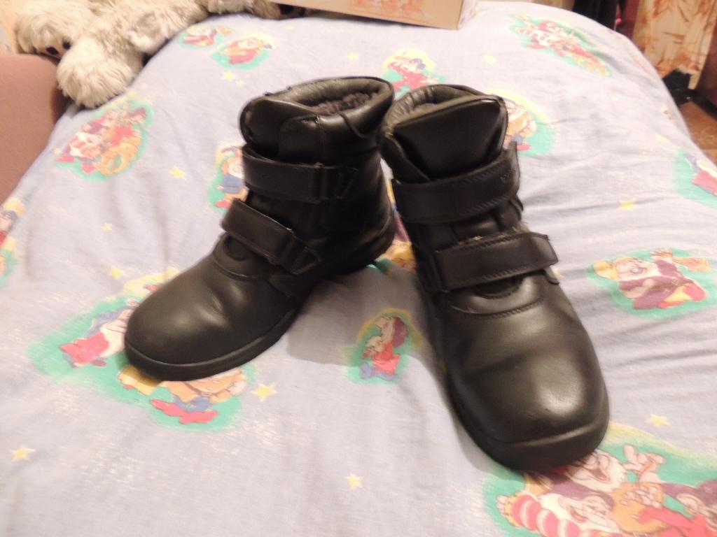 Зимние мальчиковые,р-р 37(в размер). ОТДАМ!!!