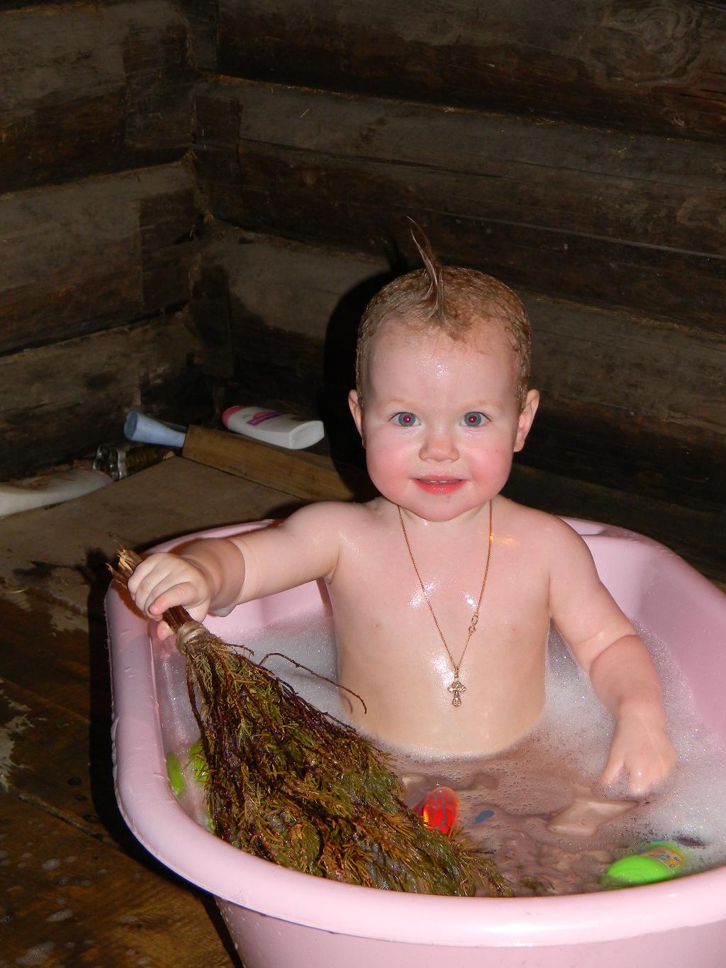 как купаться в бани голыми с детьми фото 33