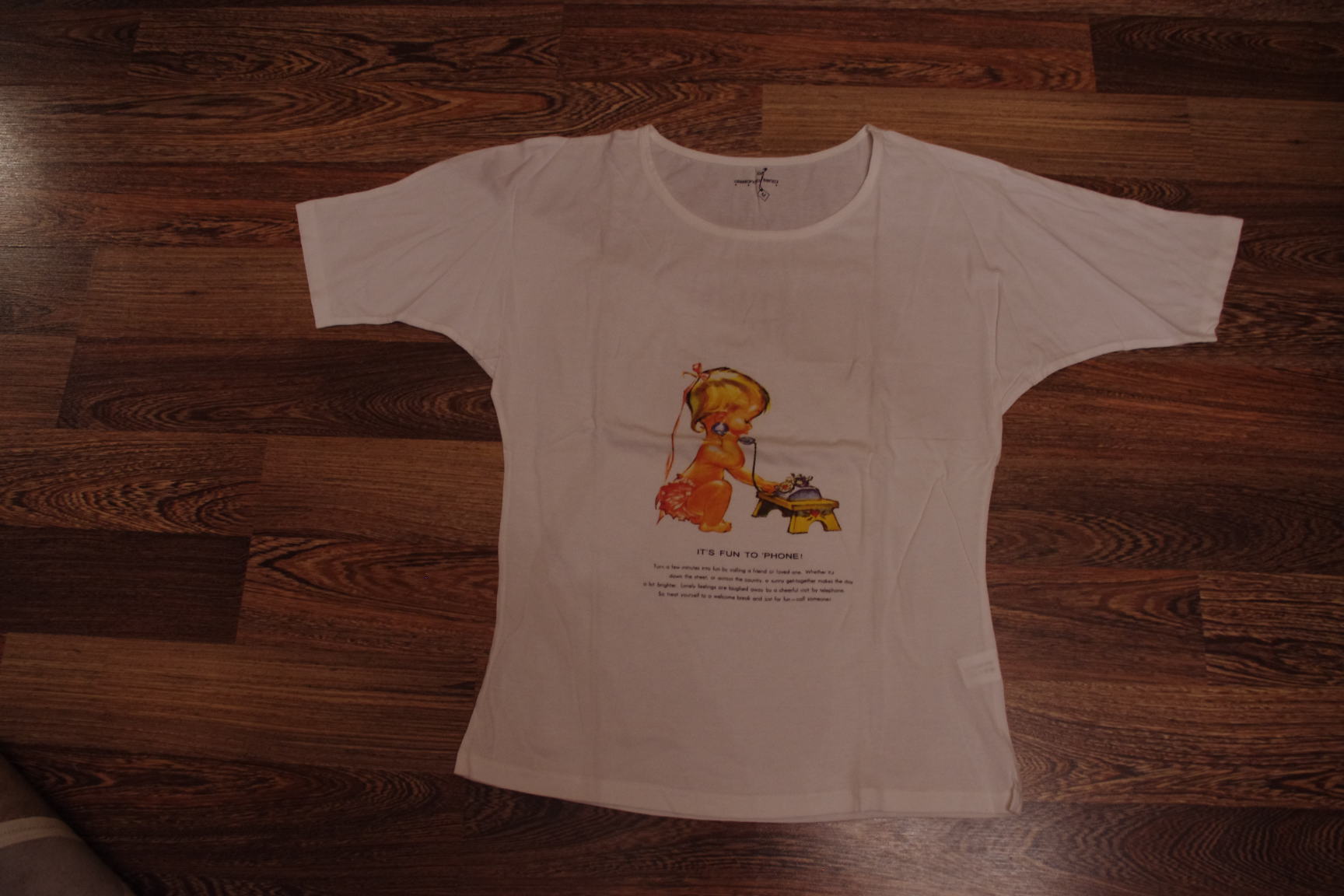 белая футболка с девочкой/м-500. ЗАБРАЛИ