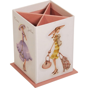 9 9 9 13. L a dies w h o l o v e s