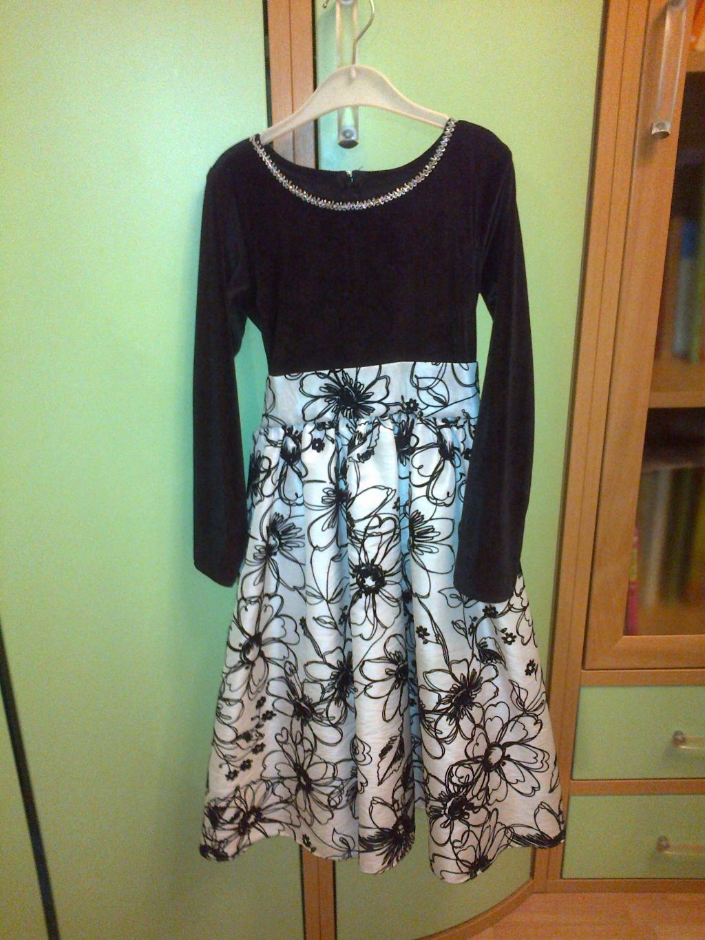 Платье с длинным рукавом.. 128-134